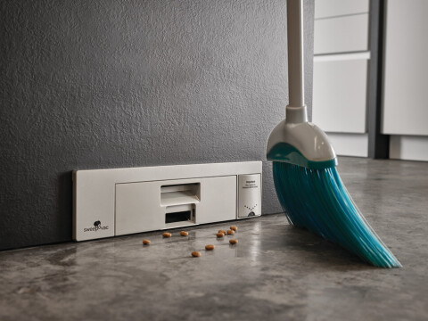 Plinth Vacuum, Slimline, Sweepovac