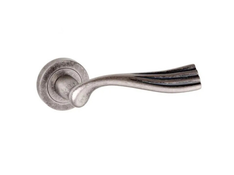 Old English Richmond Door Handle On Rose - Pair