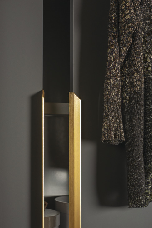 Vann Pull Hdl ZA Dk Brass 1120mm cc
